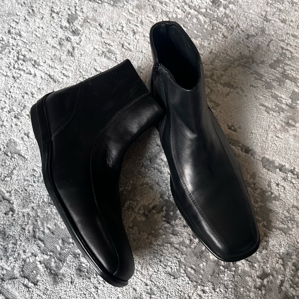 Via Spiga Men’s Black Boots
